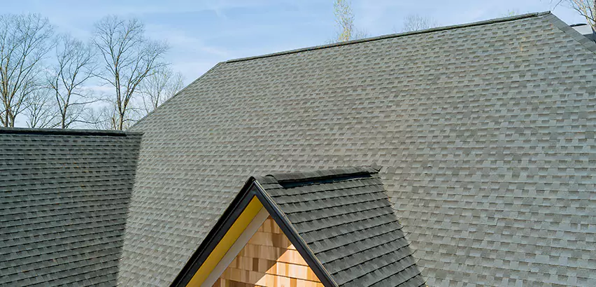 Replacing Vinyl Siding With Cedar Shingles in Tawakoni