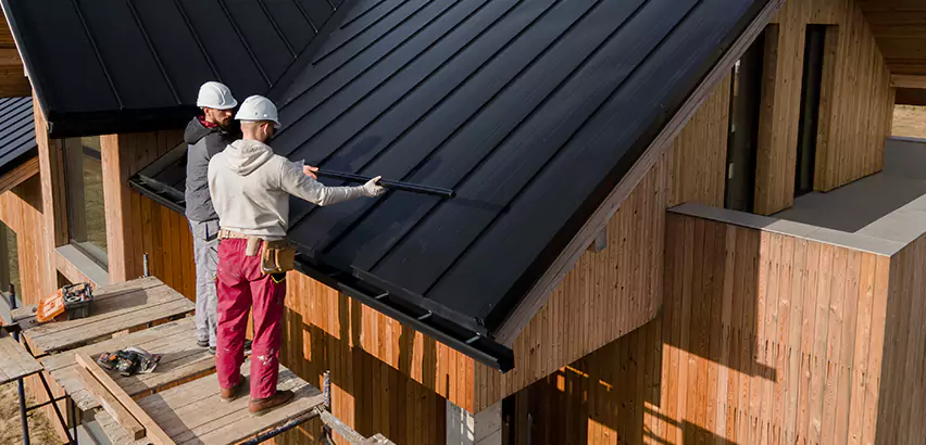 Metal Roof Maintenance in Tawakoni