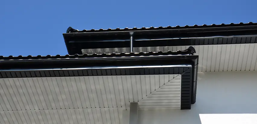 Roof Overhang Repair in Tawakoni