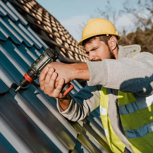 Why Tawakoni Homeowners Choose Barry Reid's Roofing for Steel Roof Repair Service?